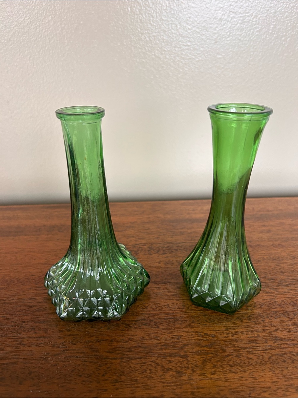 2 VTG MCM Hoosier Glass Emerald Green Swirl Flower Bud Vase